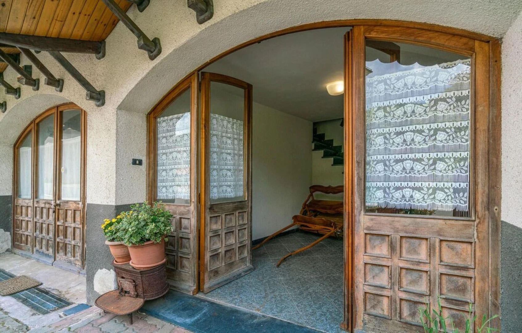 Stunning Home in Loco di Rovegno With Wifi and 2 Bedrooms