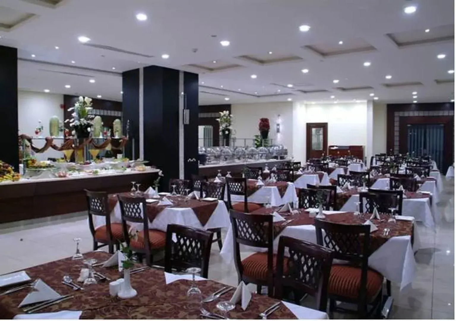 Dar Al Eiman Royal Hotel