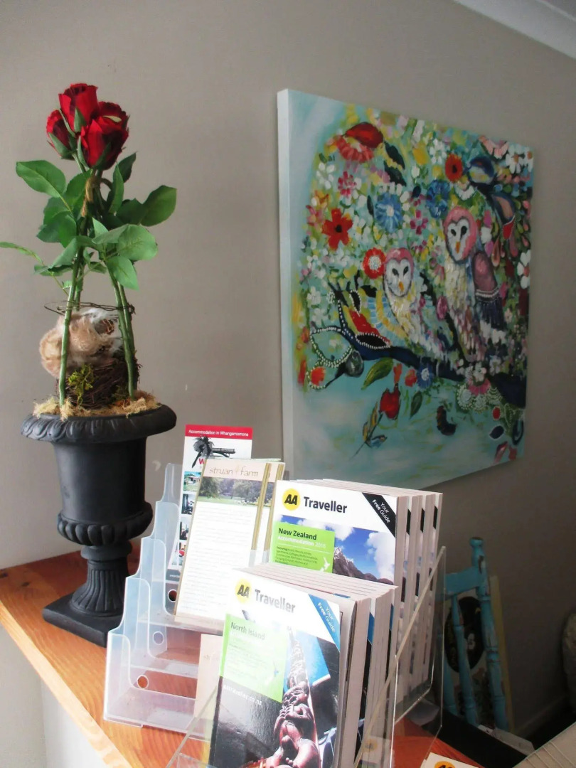 Fat Owl Motel, Bar & Eatery