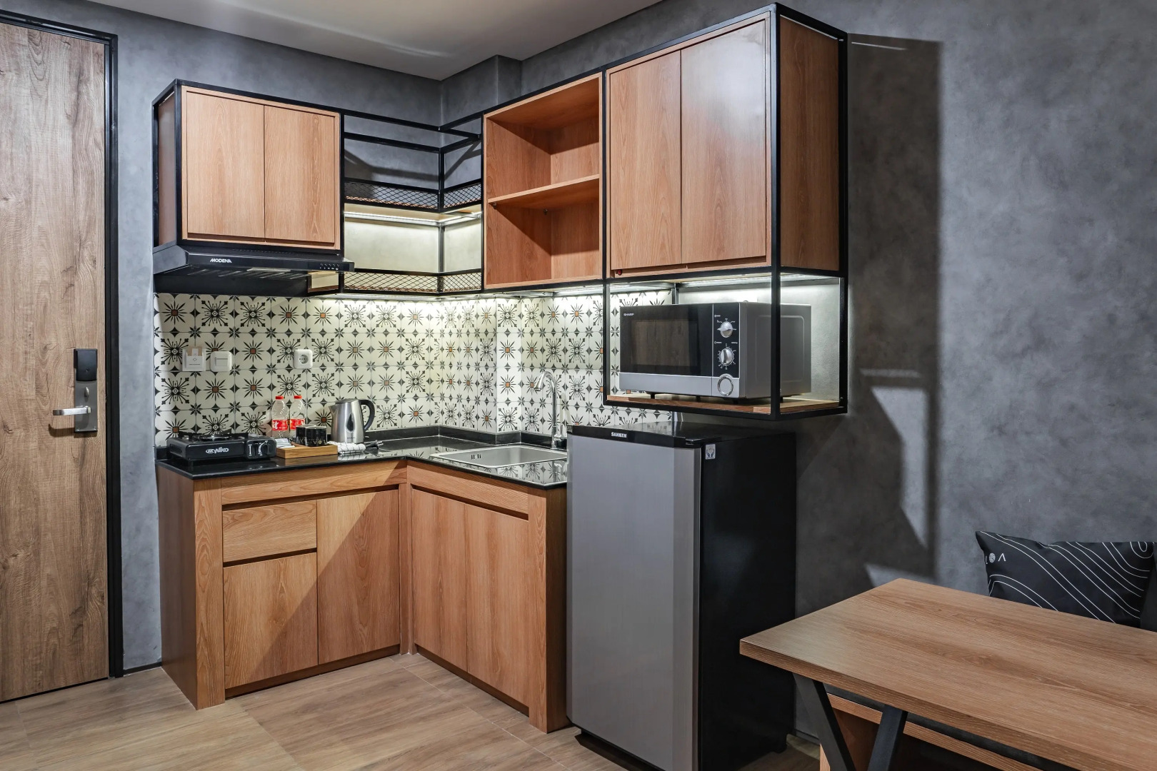 LOA Living Solo Baru