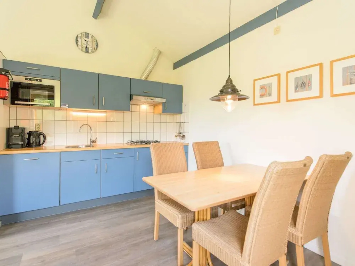 Comfortable Bungalow With Dishwasher Near the Beach