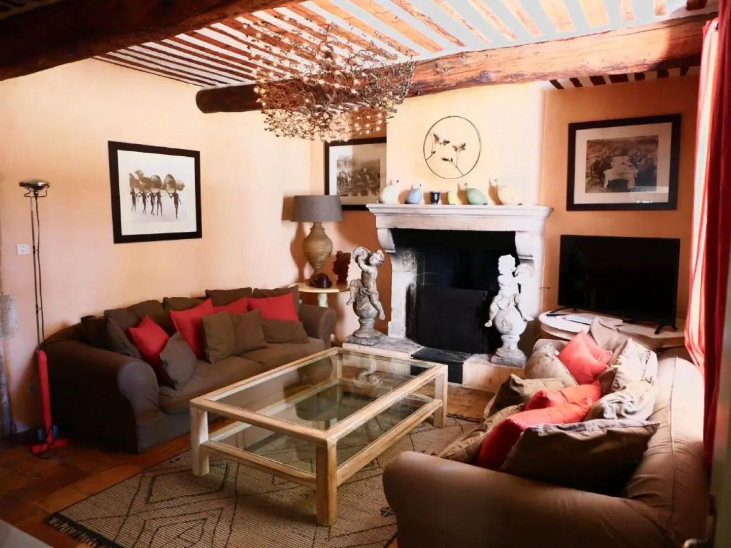 Superbe Mas Provençal 600m2 avec une Superbe Piscine Chauffée et très grand jardin 9000m2, situé au cœur du Luberon en campagne proche de L'Isle sur la Sorgue, 12 personnes, LS2-17 FIGNOULADO