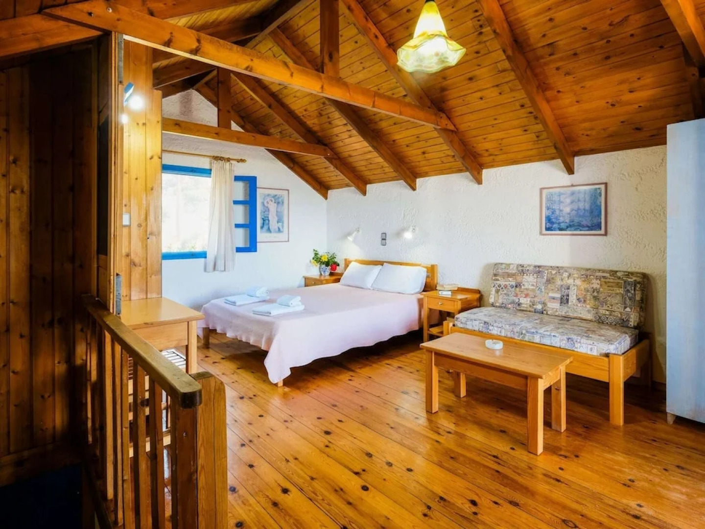 Pretty Holiday Home with Lotus Garden & Terrace near Sea Beach