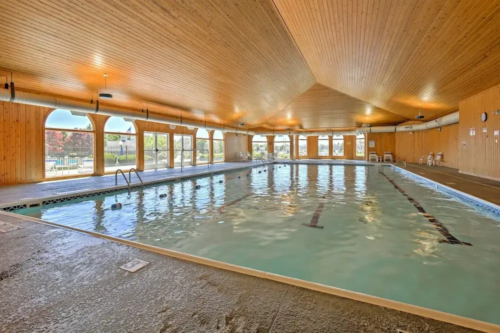 Manistee Retreat ~ 30 Mi to Crystal Mountain!