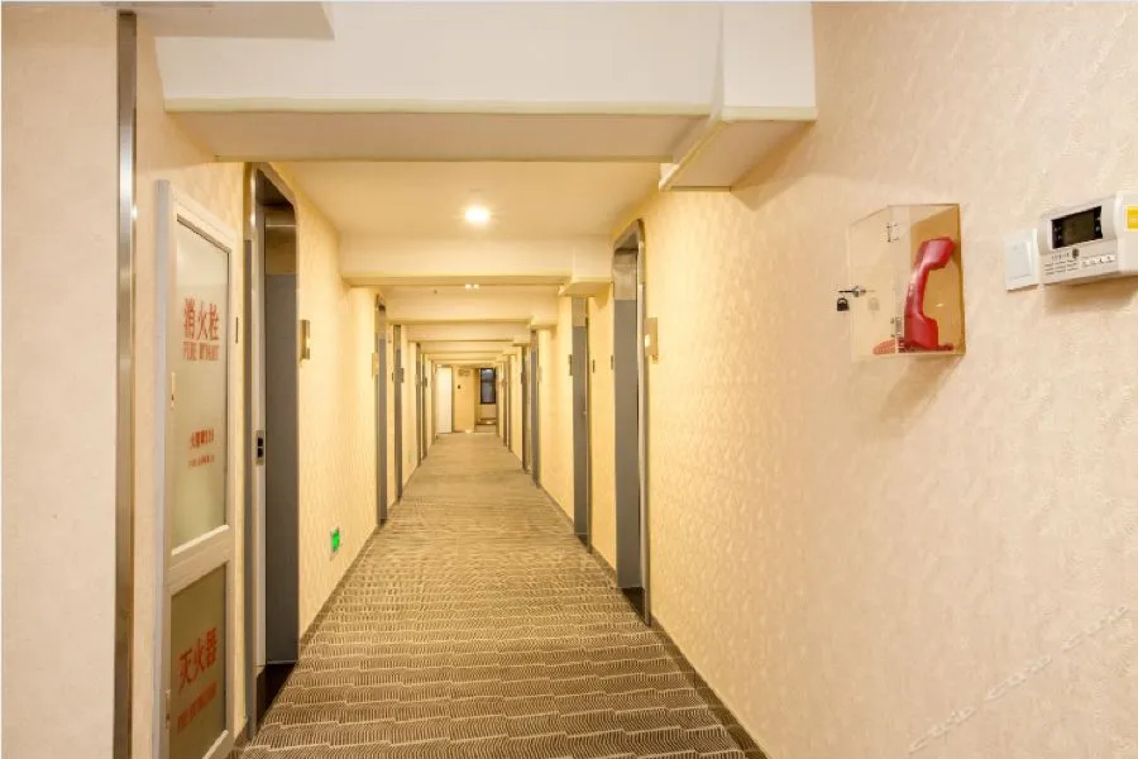 Zsmart Hotel (Beijing West Railway Station North Square)