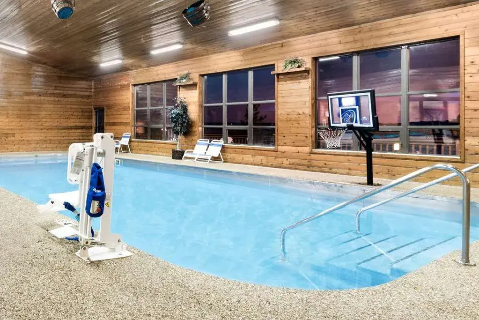 Super 8 Chamberlain SD