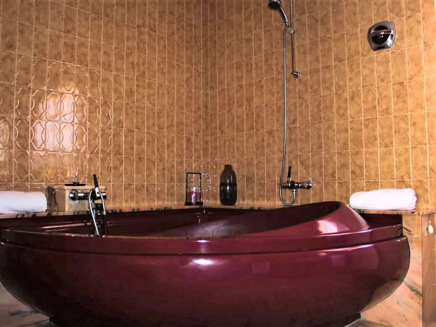 Traditional Villa in O Val, Narón With Pool