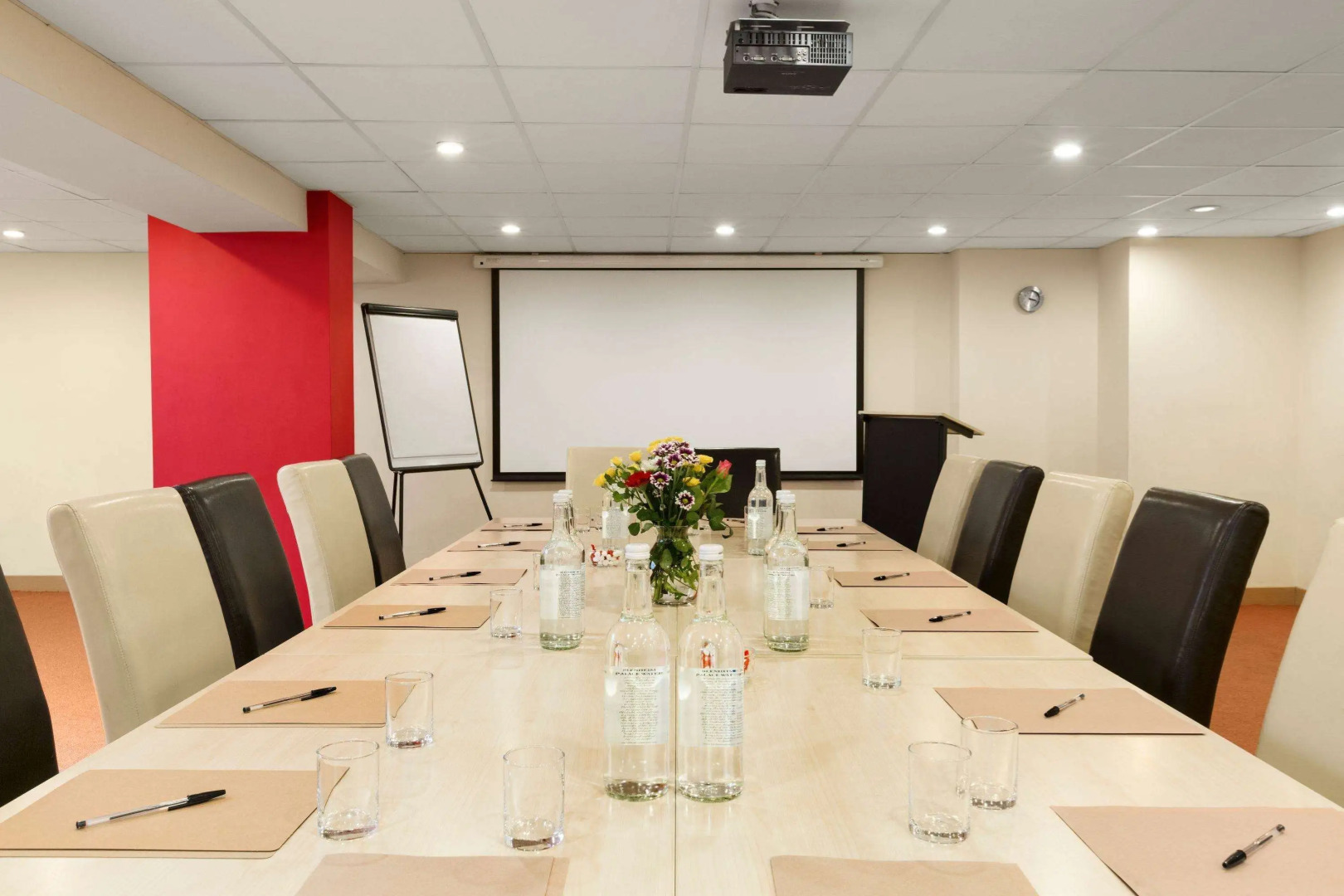 Ramada Hounslow - Heathrow East