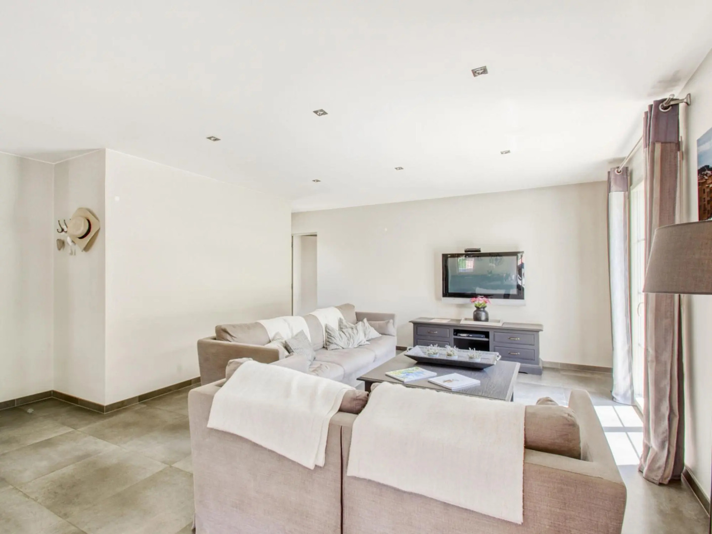 Cozy Villa in Le Plan-de-la-tour With Private Swimming Pool