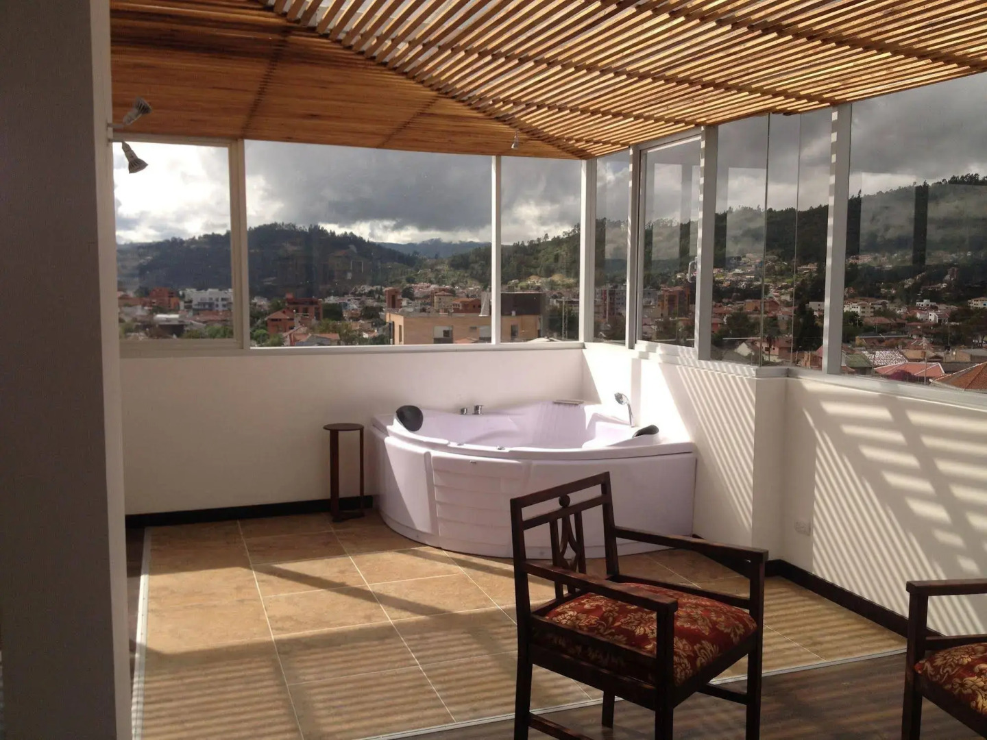 Gaviota Apartments & Suites