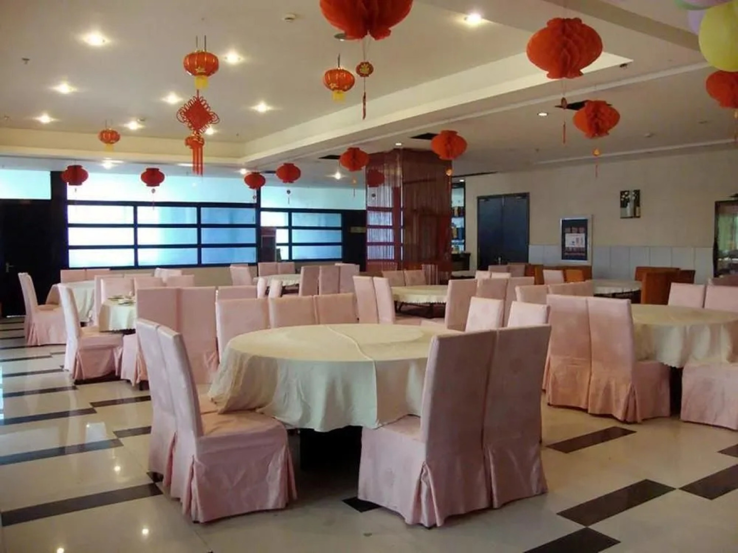 Yongli Holiday Hotel