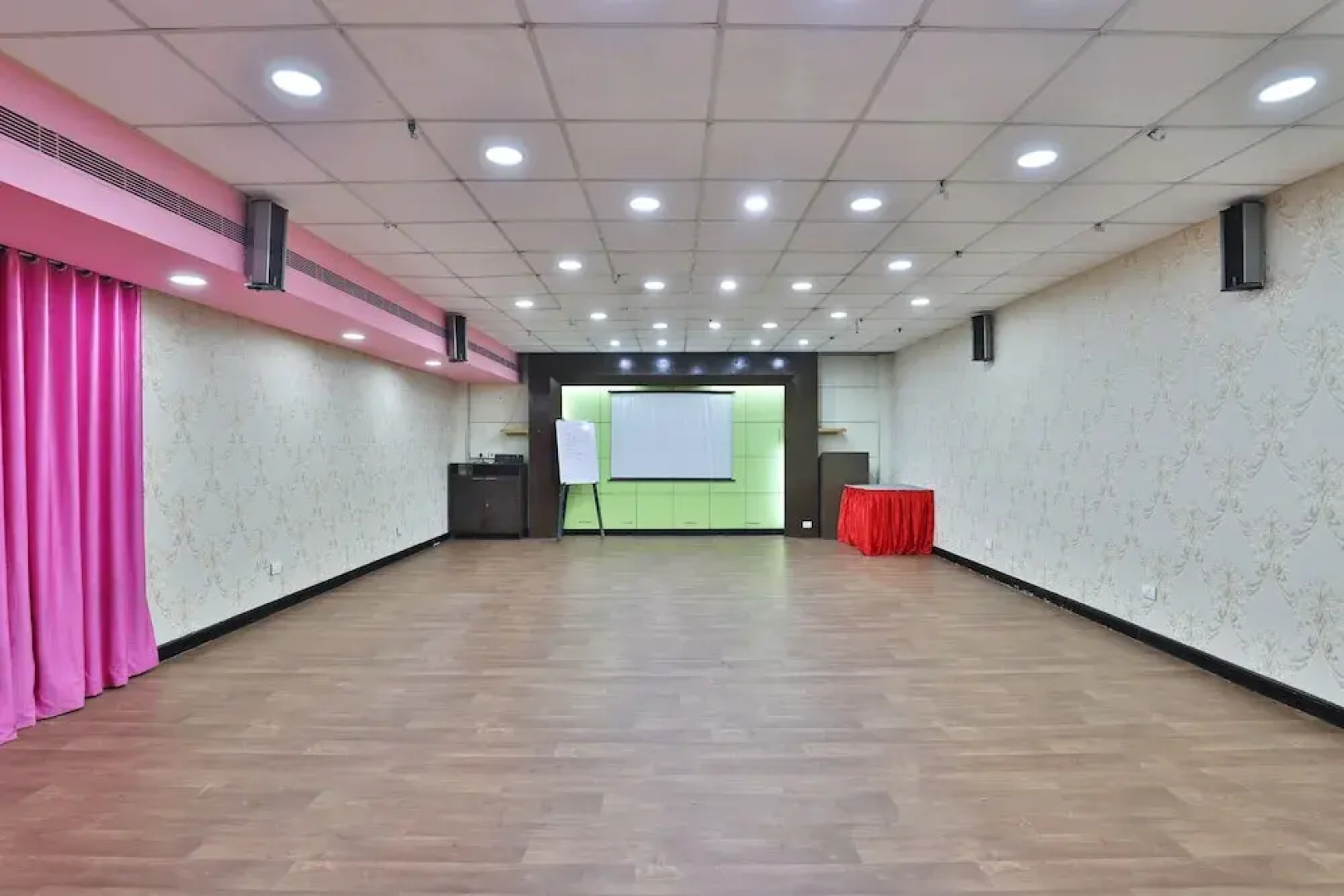 OYO 3975 Golden Star Country club