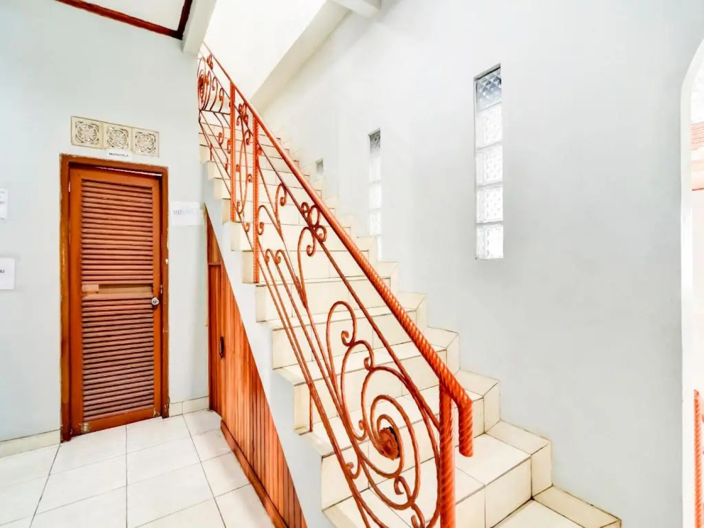 OYO 90048 Teratai Bekasi Guesthouse