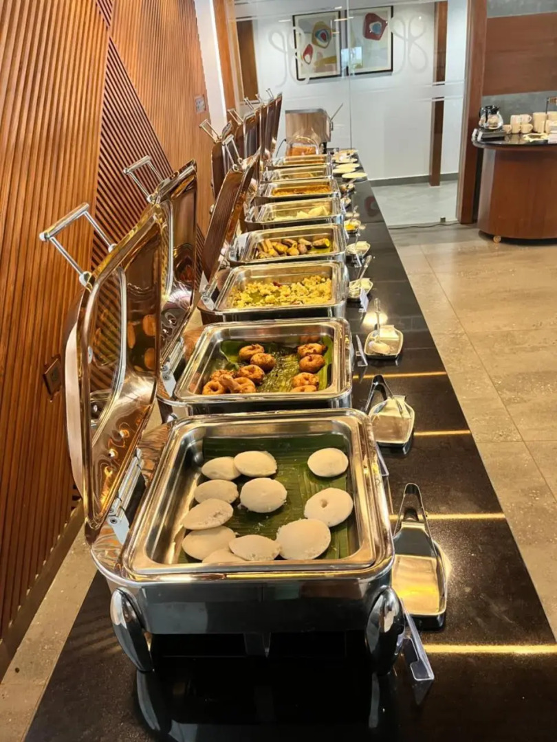 OYO Premium East Nada