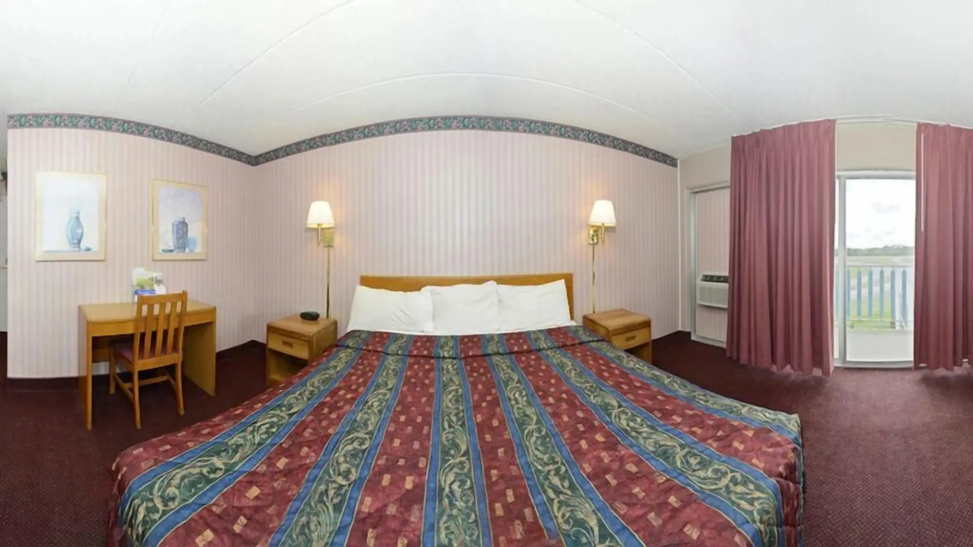 Howard Johnson by Wyndham Benton Harbor/St. Joseph