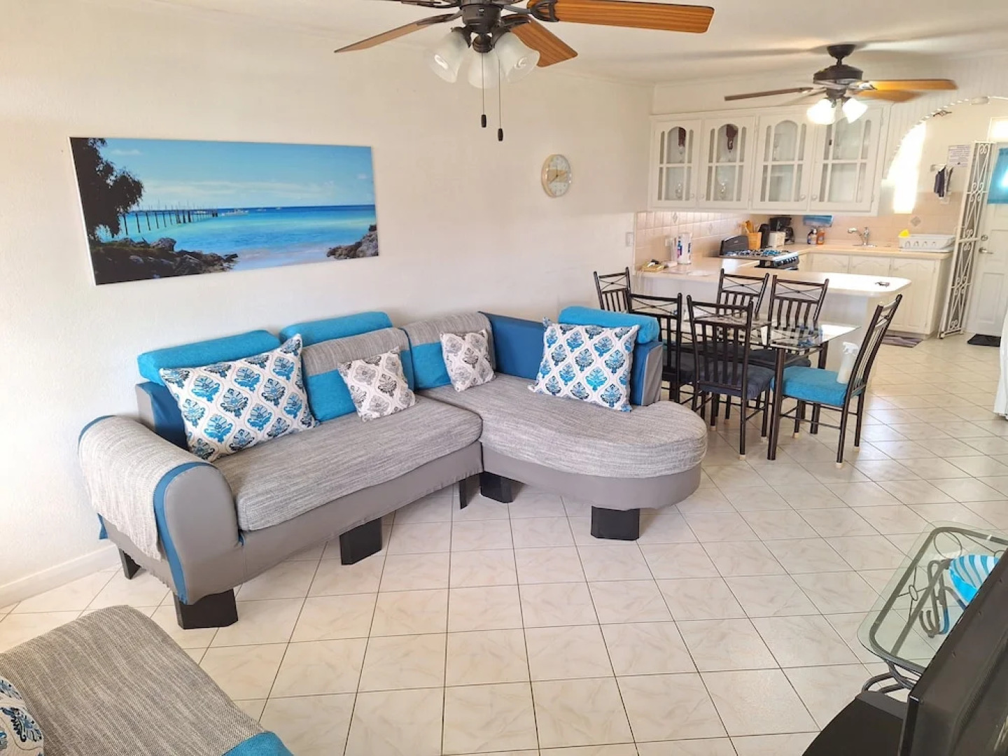 Cumber's Tropical Apartments