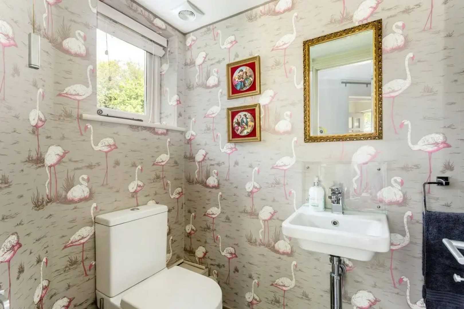 Spacious & Stylish Cotswold Family home