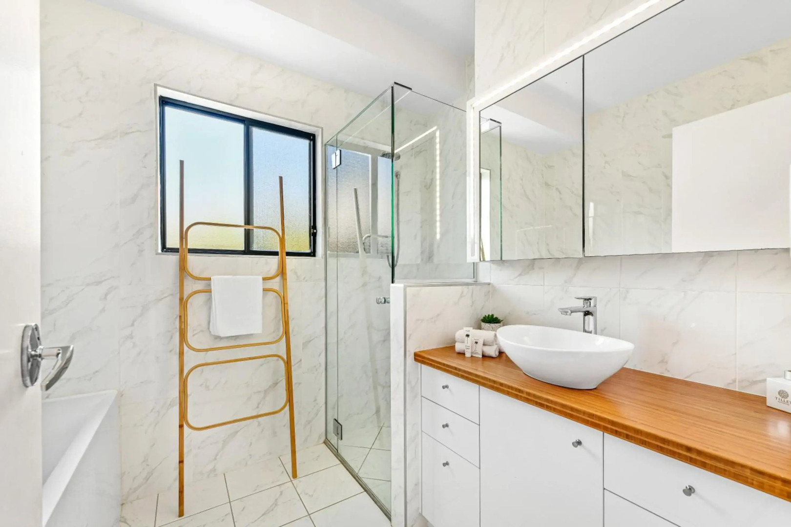 Mudjimba Shores-Coastal Bliss for Families & Dogs