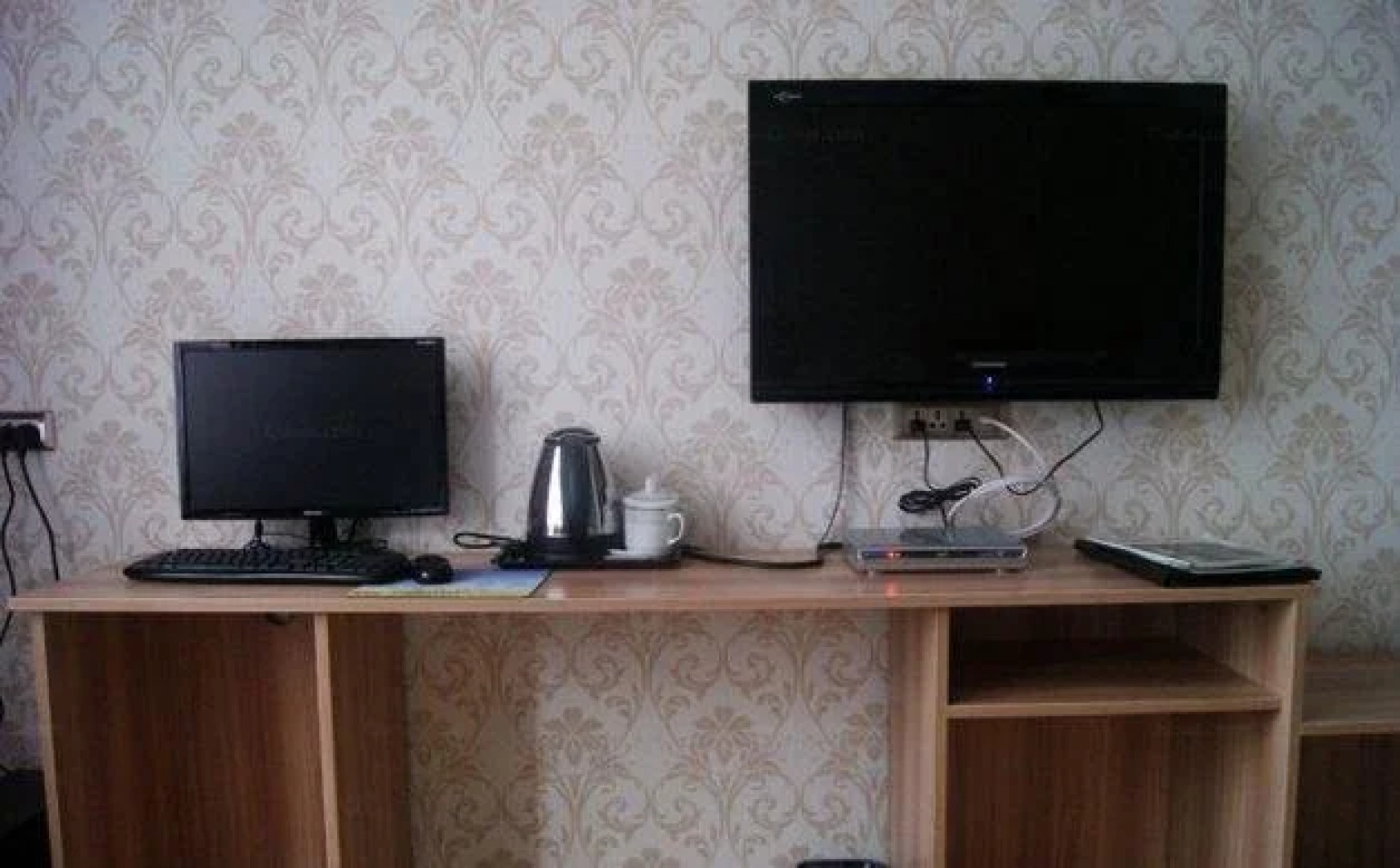 Libo Huatai Business Hotel