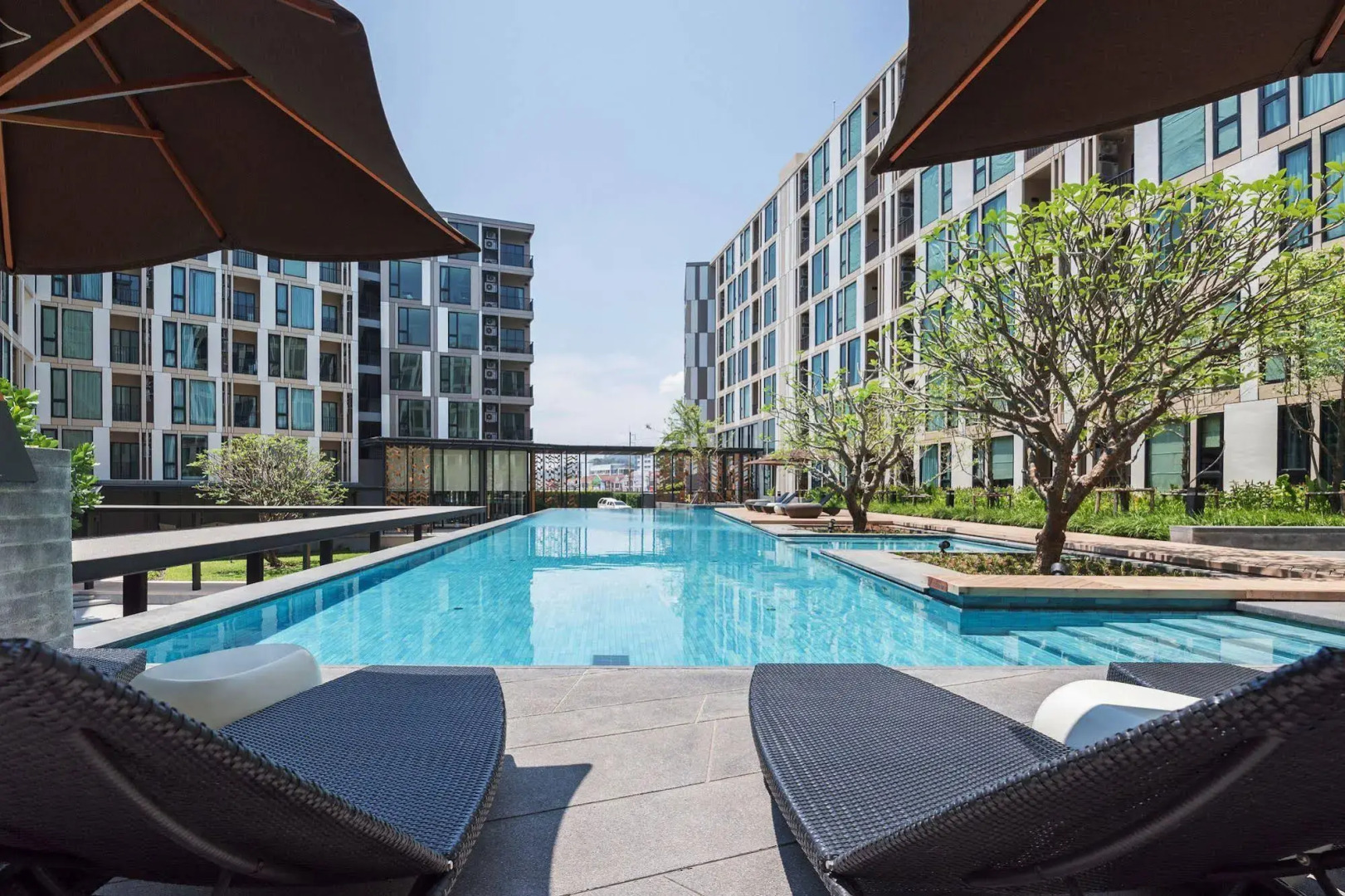 THE BASE Uptown By Favstay