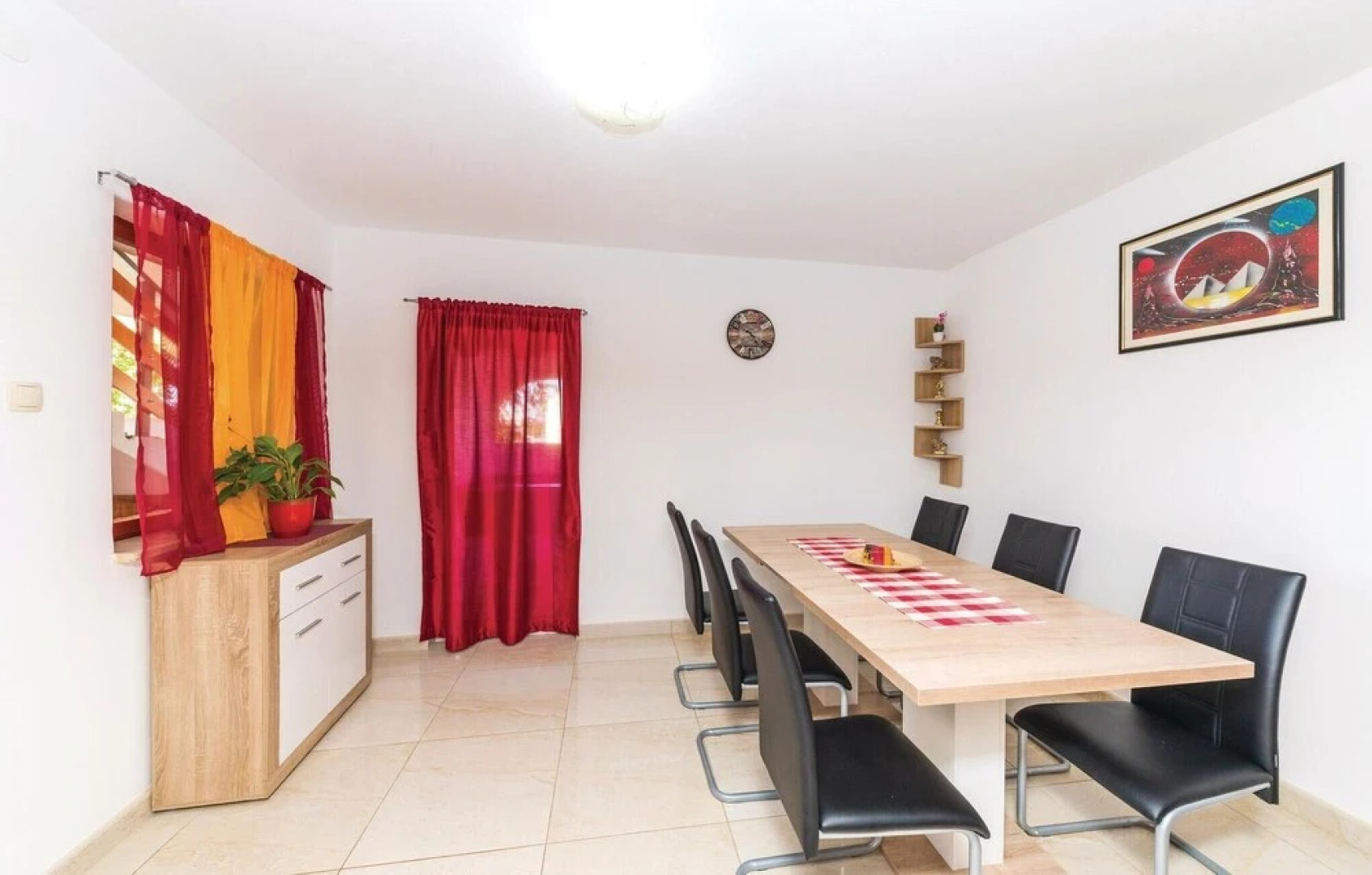 Stunning Home in Kastel Stari With Wifi, 6 Bedrooms and Jacuzzi