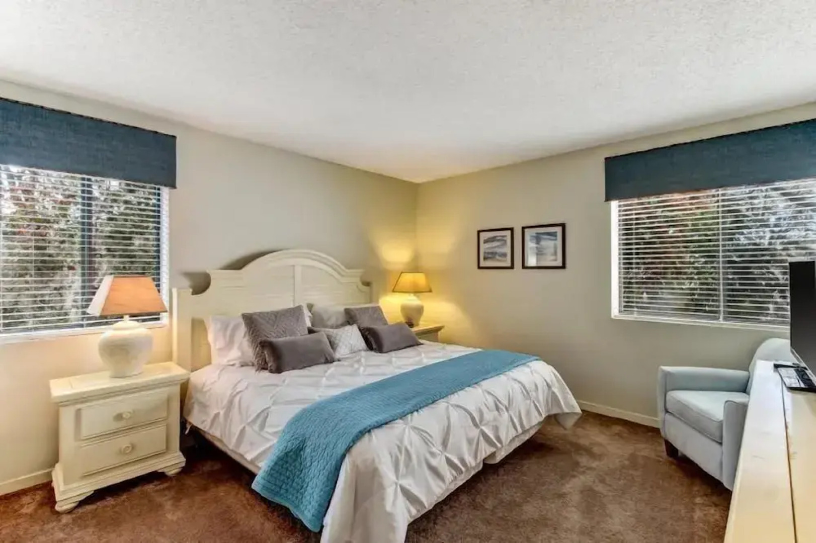 2072 Beachwood Villa