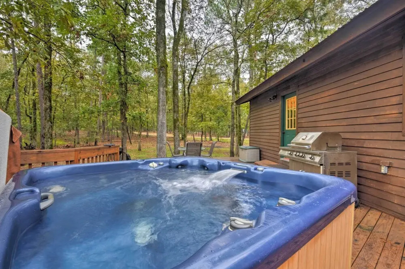Hochatown Hideaway w/ Hot Tub, Grill & Fire Pit!