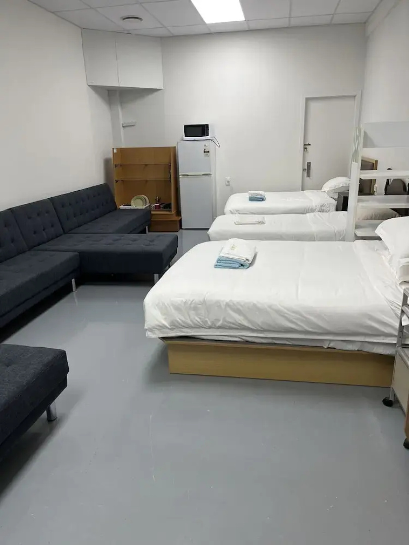2 Double 1 Single 2 Sofa Beds - Suite 6