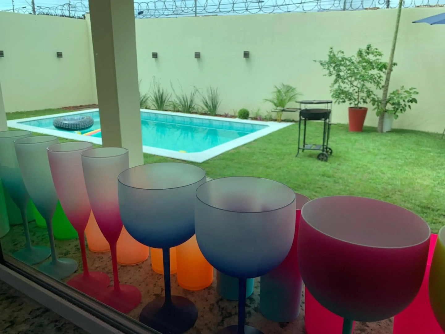 Casa 3 Suites COM Piscina Privativa - ao lado de Vilas do Atlântico!