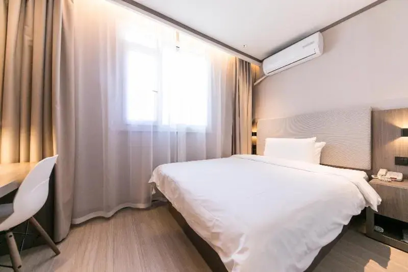 Hanting Hotel (Shanghai Zhongshan Park Metro Stat)