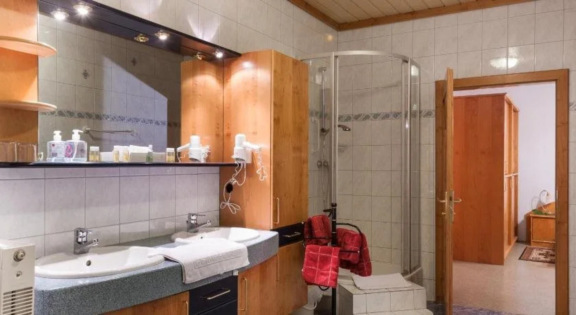 Hotel & Kurpension Weiss