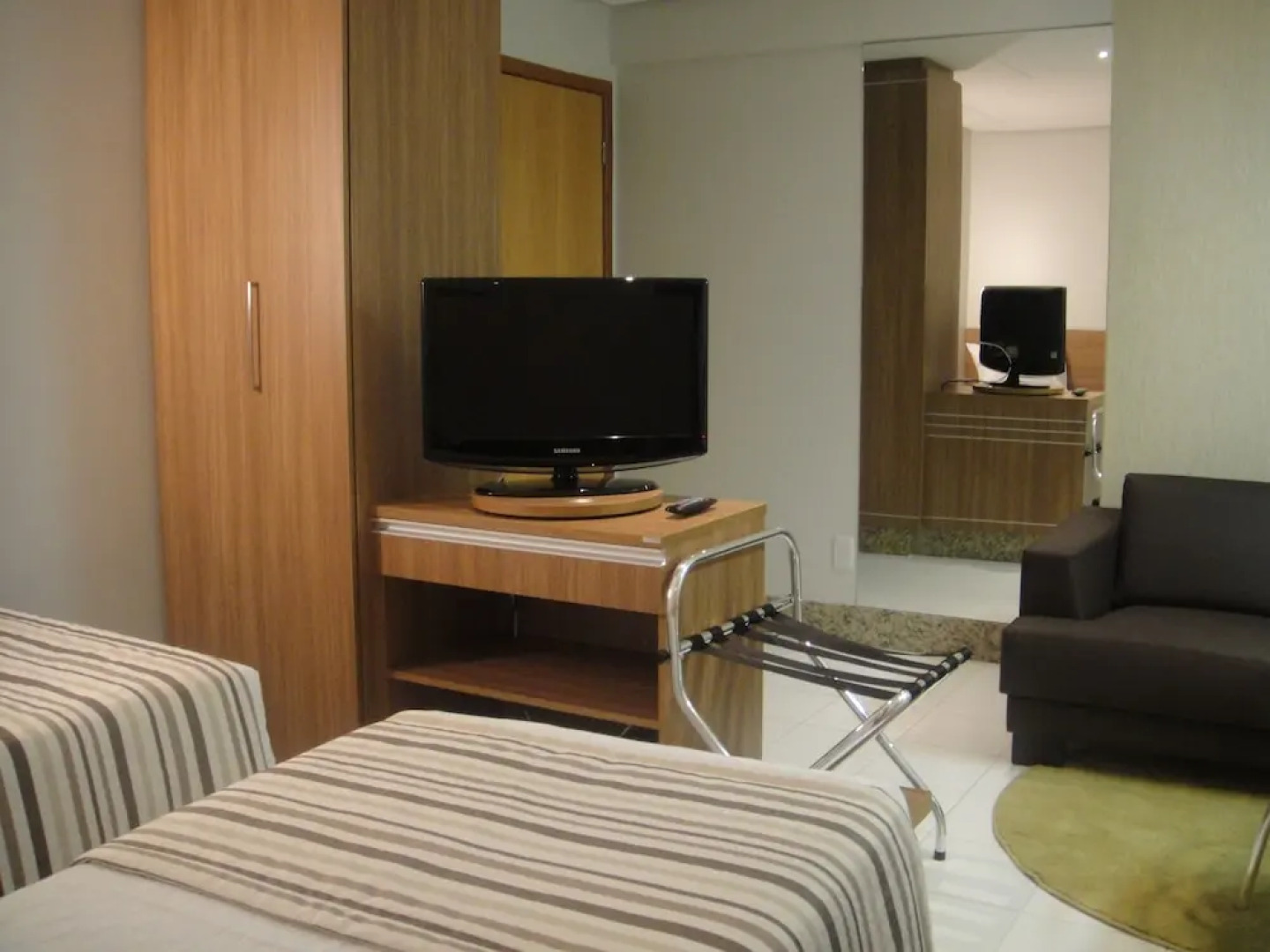 Flat Sun Square Residence