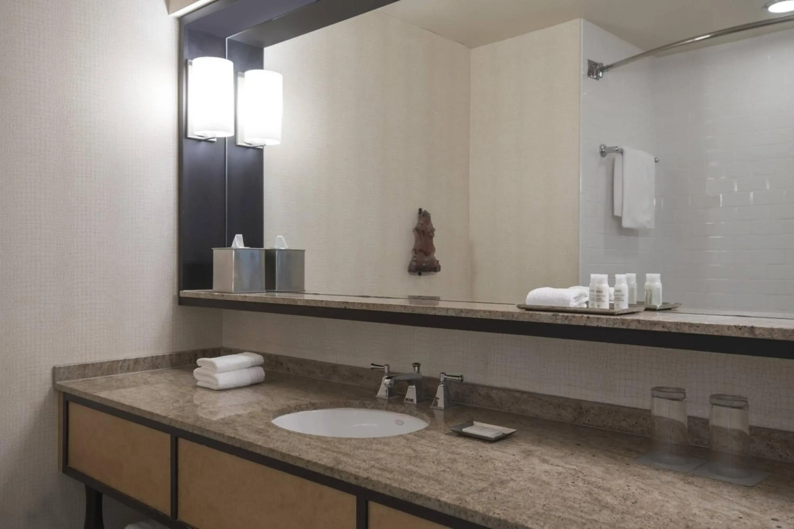 Renaissance New Orleans Arts Warehouse District Hotel