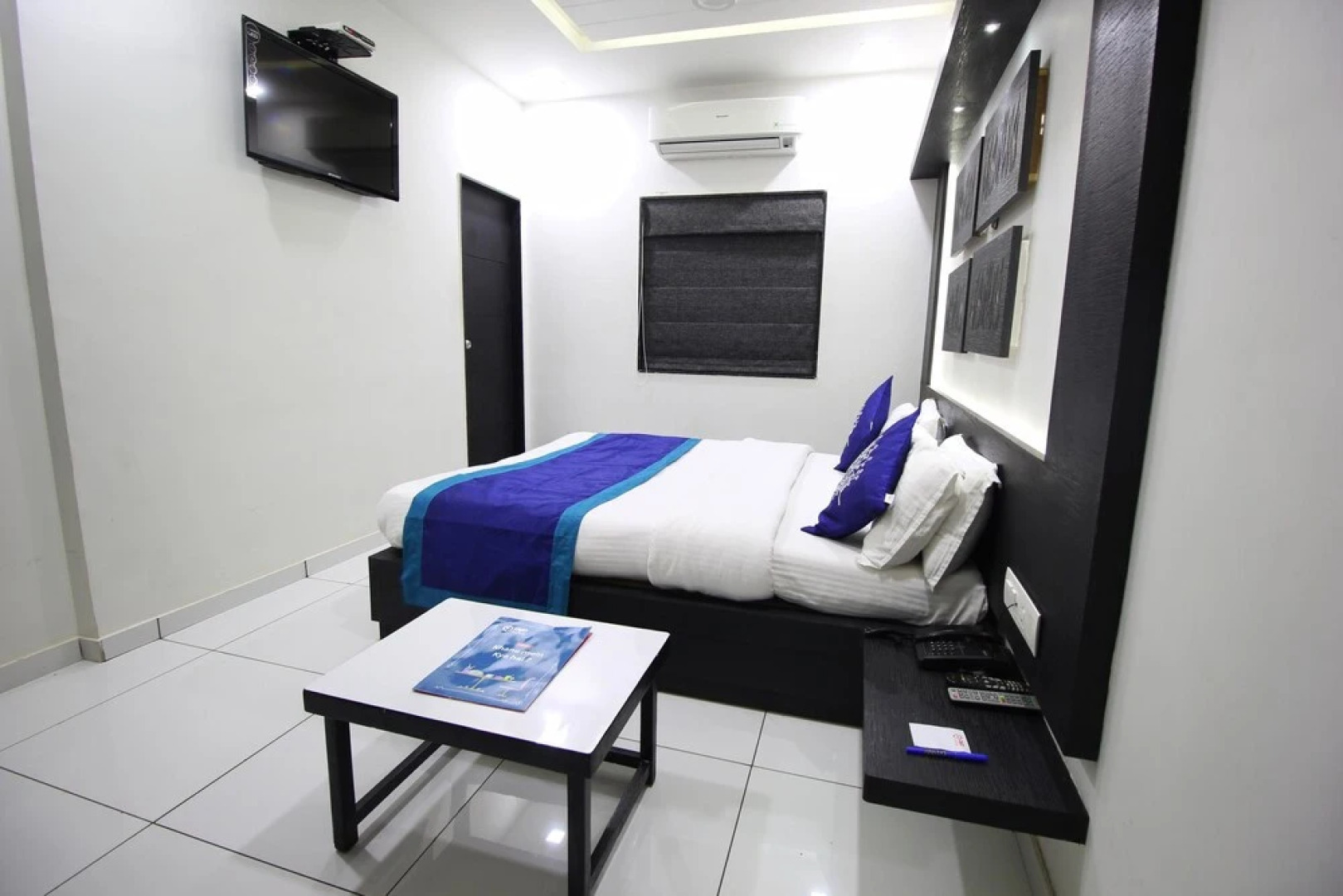 OYO 1319 Hotel Paramount Inn