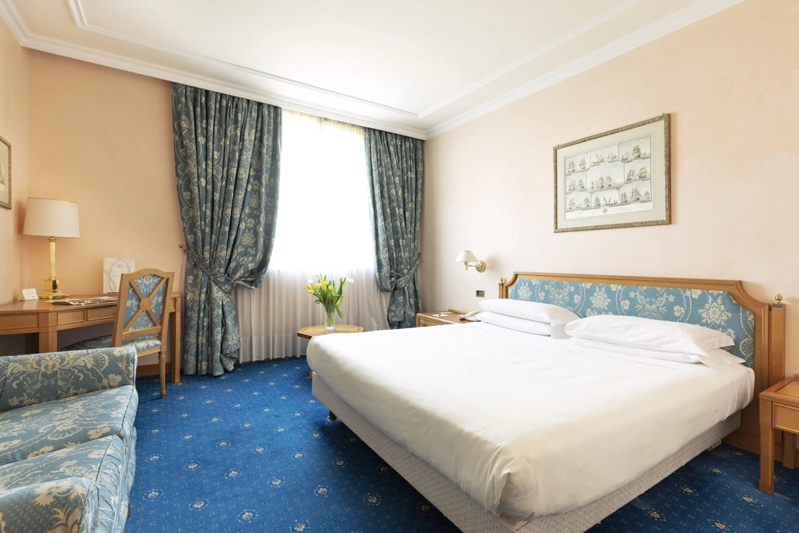 Отель Royal Garden