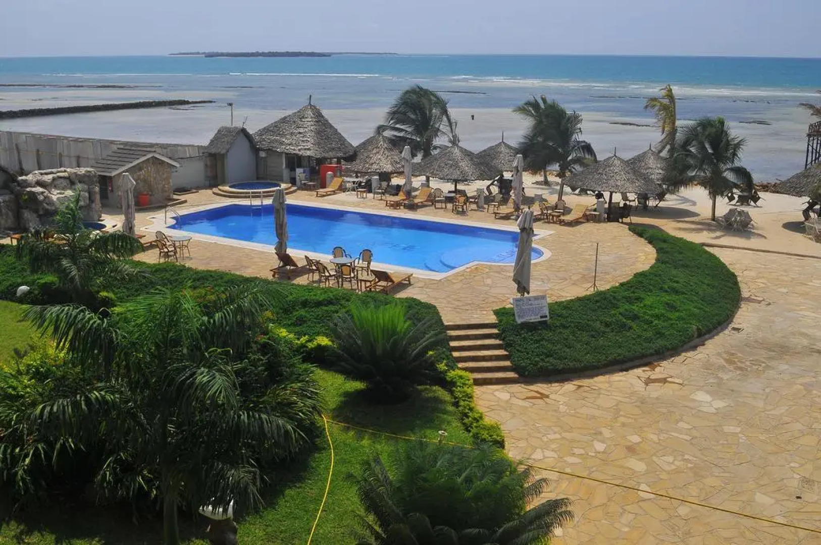 Giraffe Ocean View Hotel