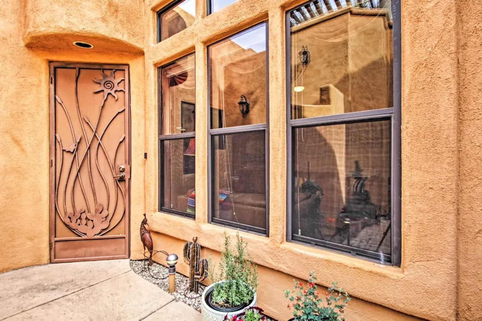 Adobe Escape w/ Outdoor Kitchen & Pool Access