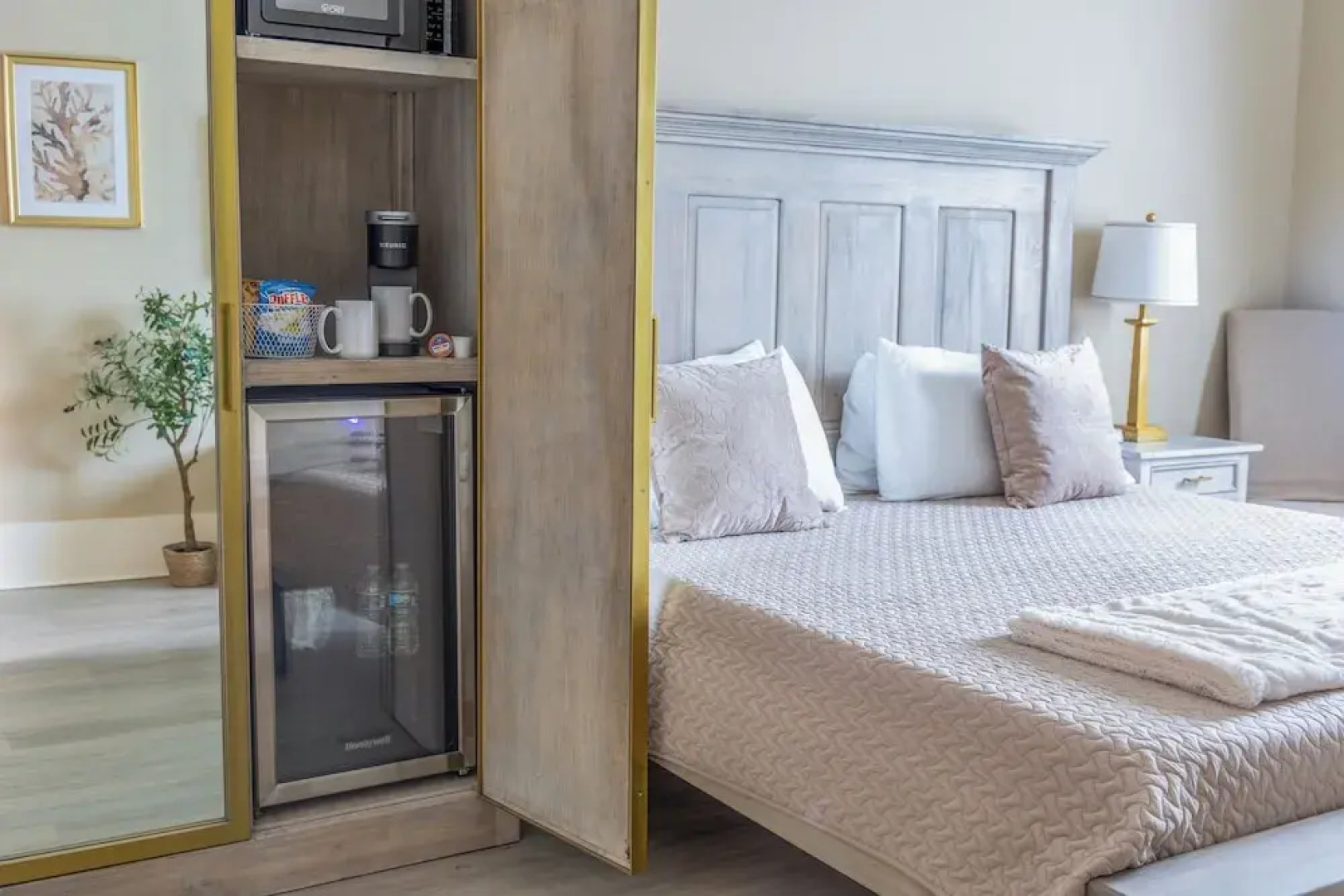 Hotel Whiskey in Pascagoula