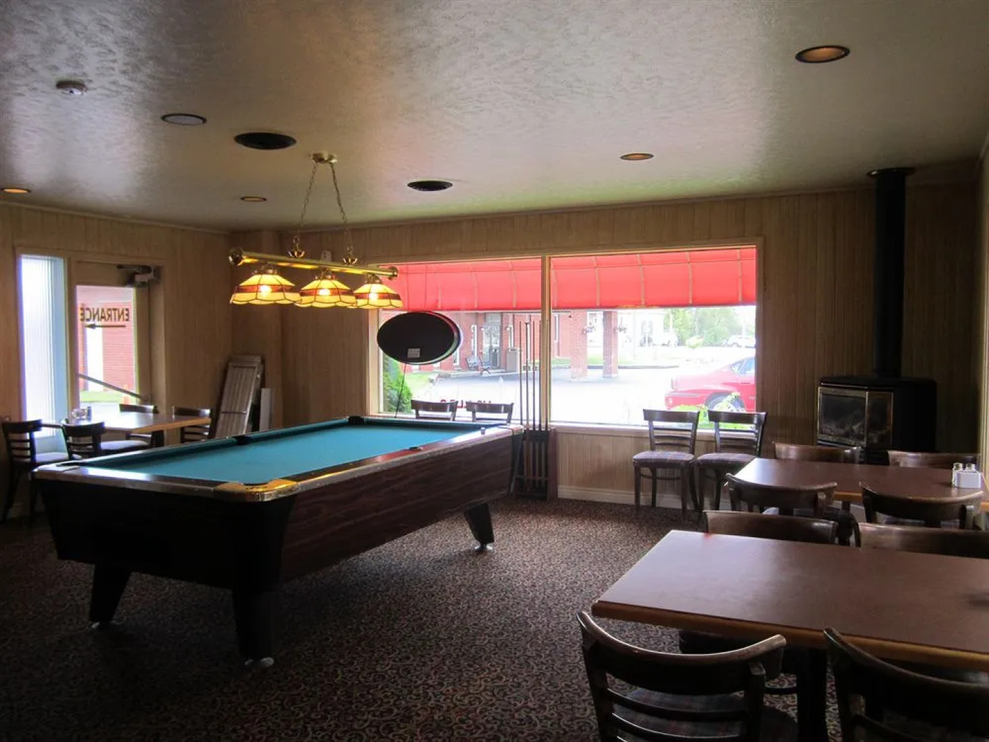 Red Pine Inn & Conference Centre