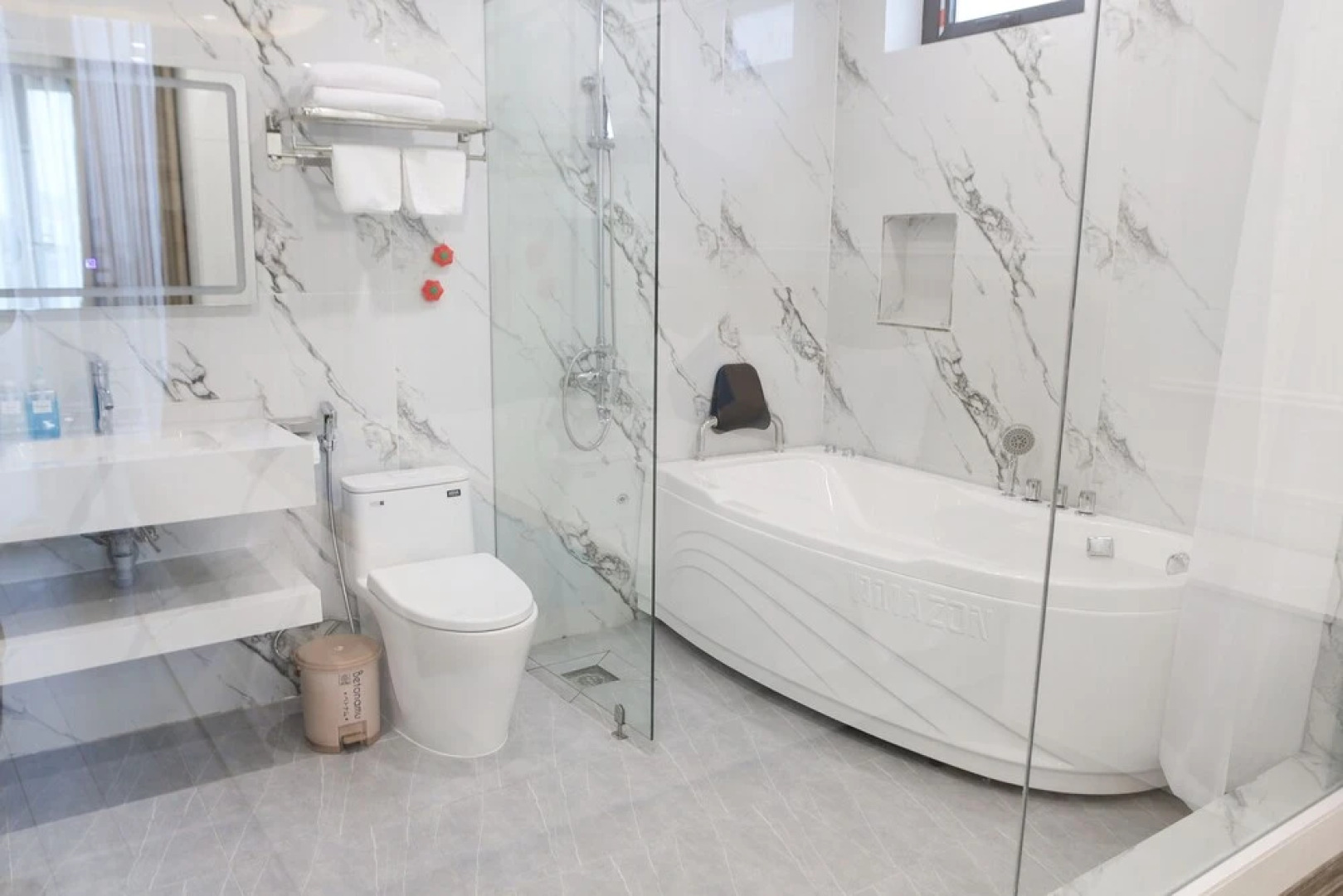 Chemi Noi Bai Airport Hotel