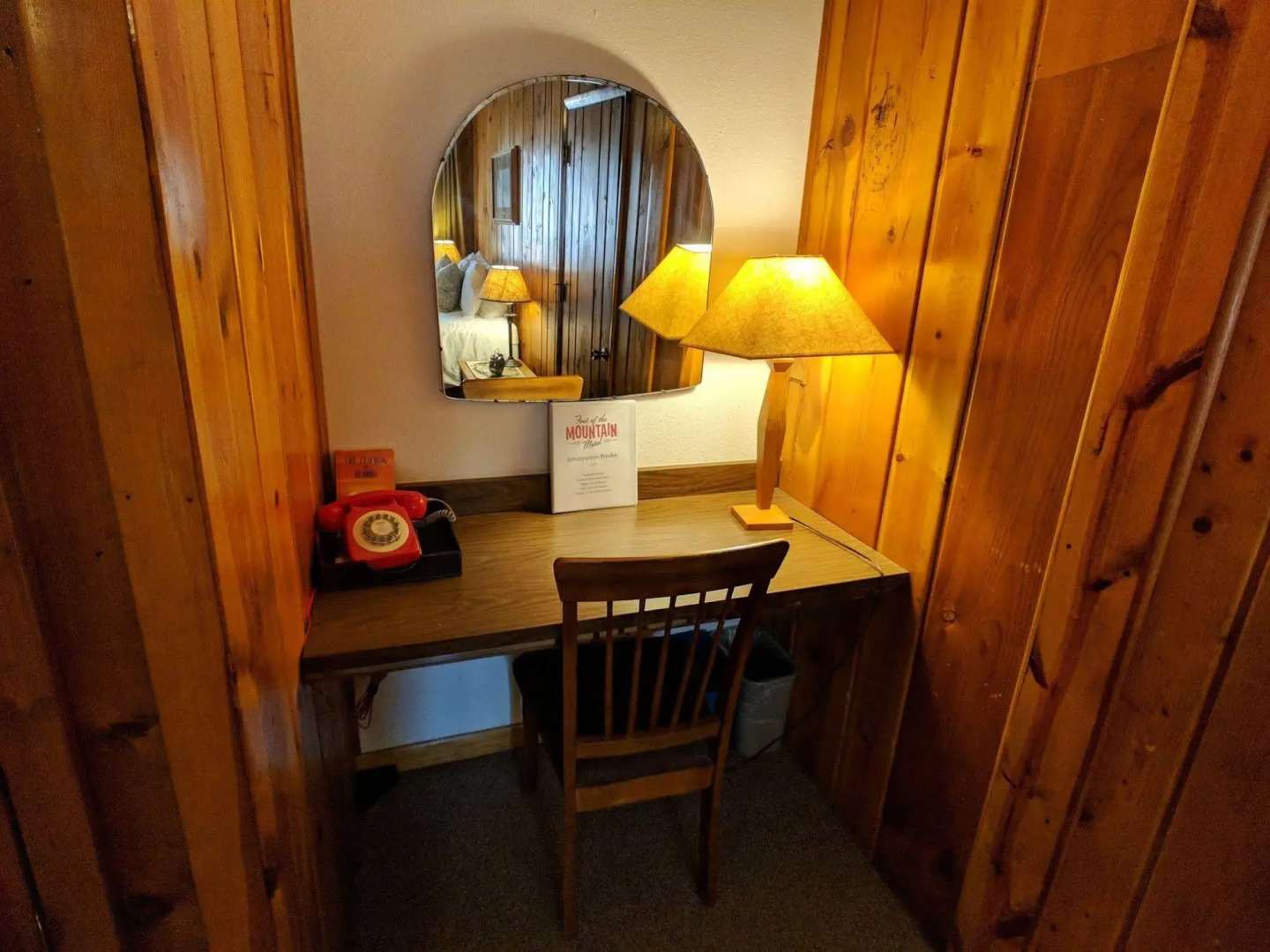 Foot of the Mountain Motel