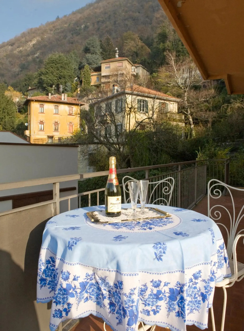 Silky House with Private Parking