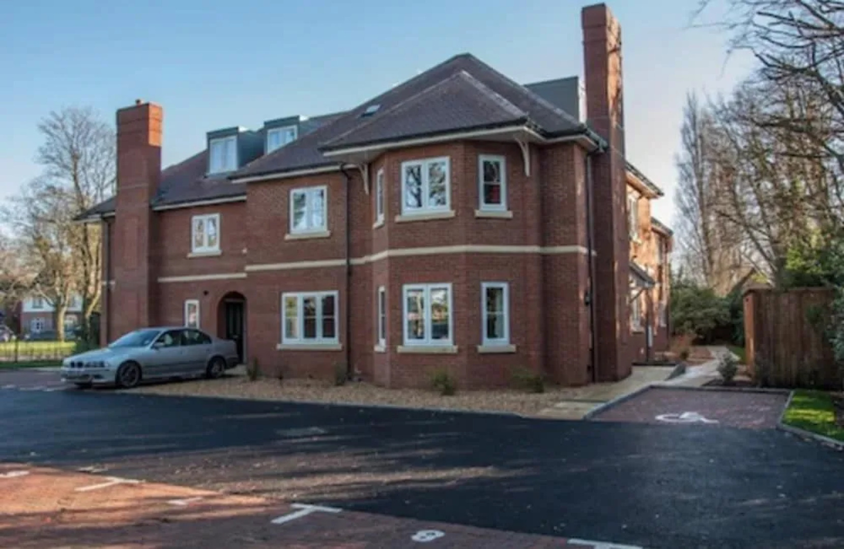 Flexi-Lets@Old Rectory Court, Frimley