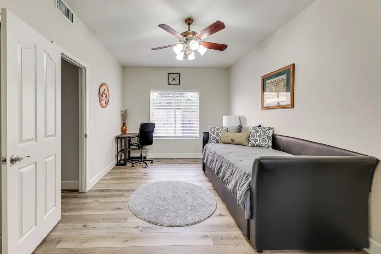 Gilbert Group Getaway: 3 Mi to Dtwn