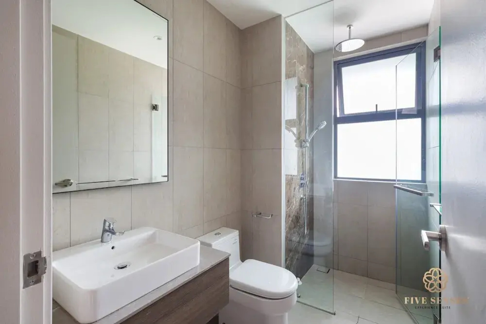 Datum Jelatek Sky Residence KLCC, Five Senses