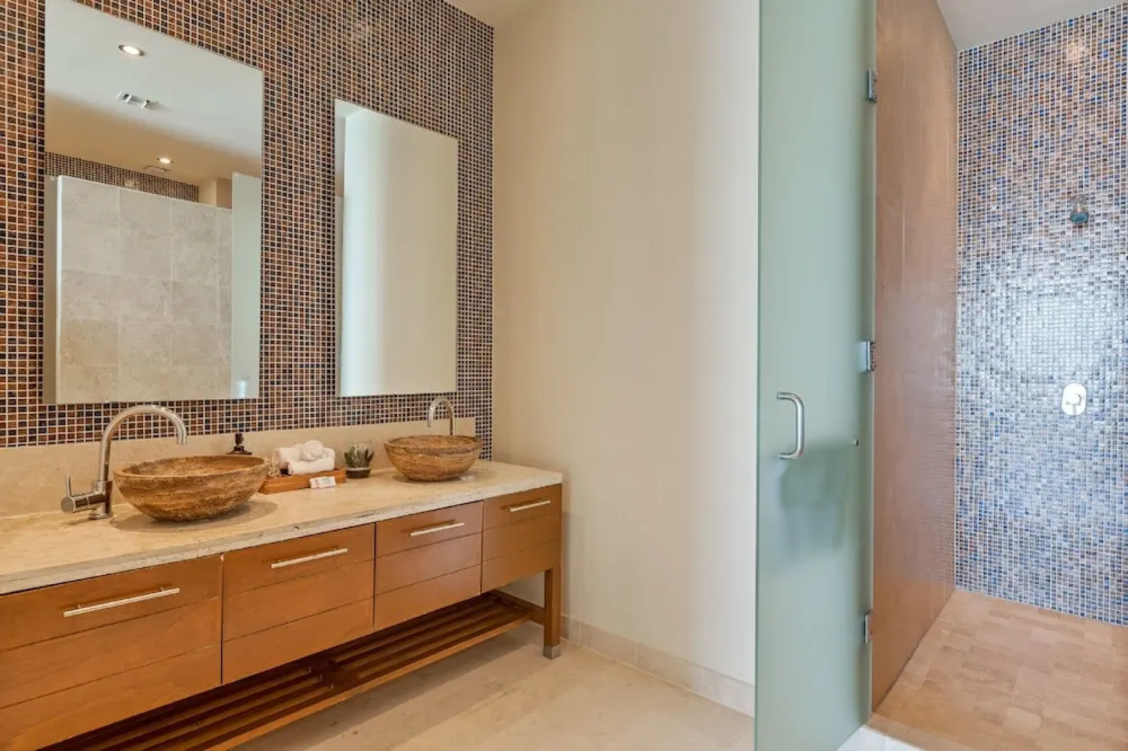 Encanto Living 1202 -4BR by Kivoya