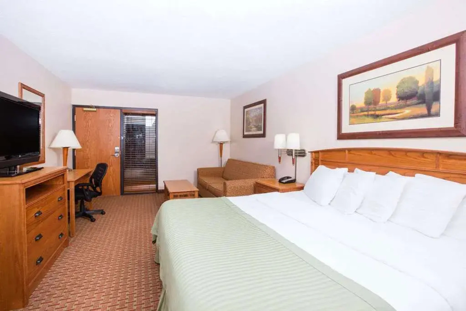 Ramada by Wyndham Des Moines Tropics Resort & Conference Ctr