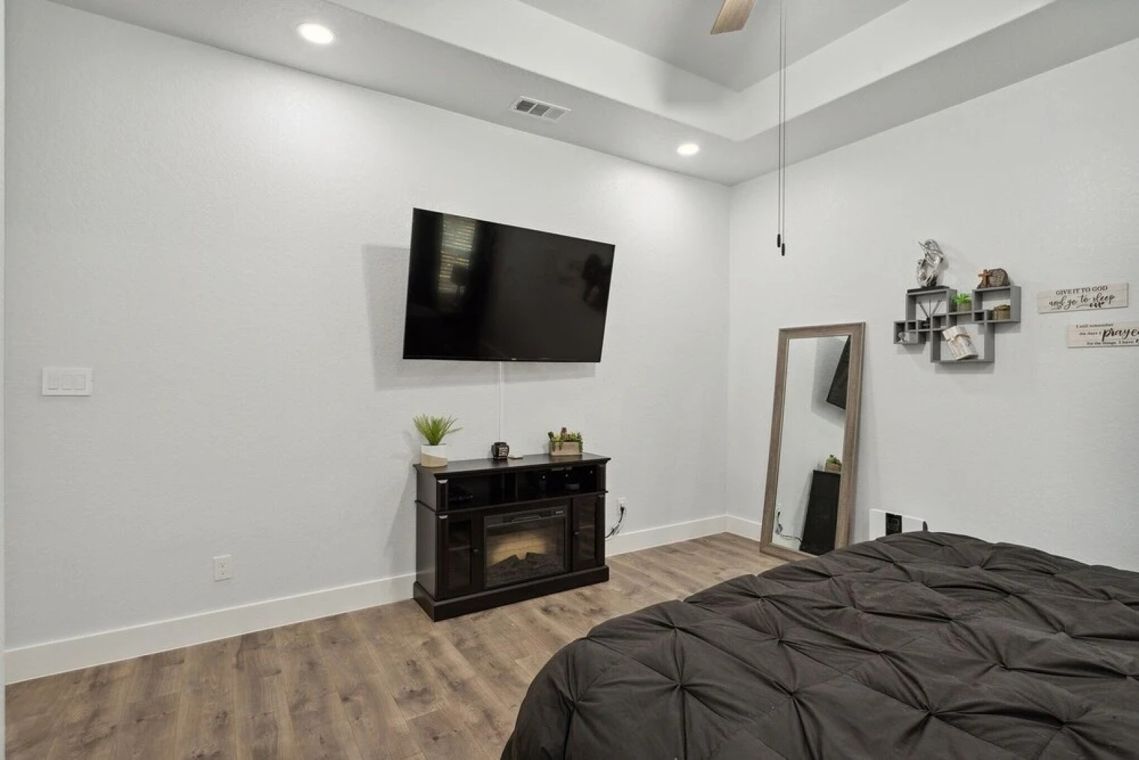 Tranquil Oasis Near Canyon Lake 3 Bedroom Home by RedAwning