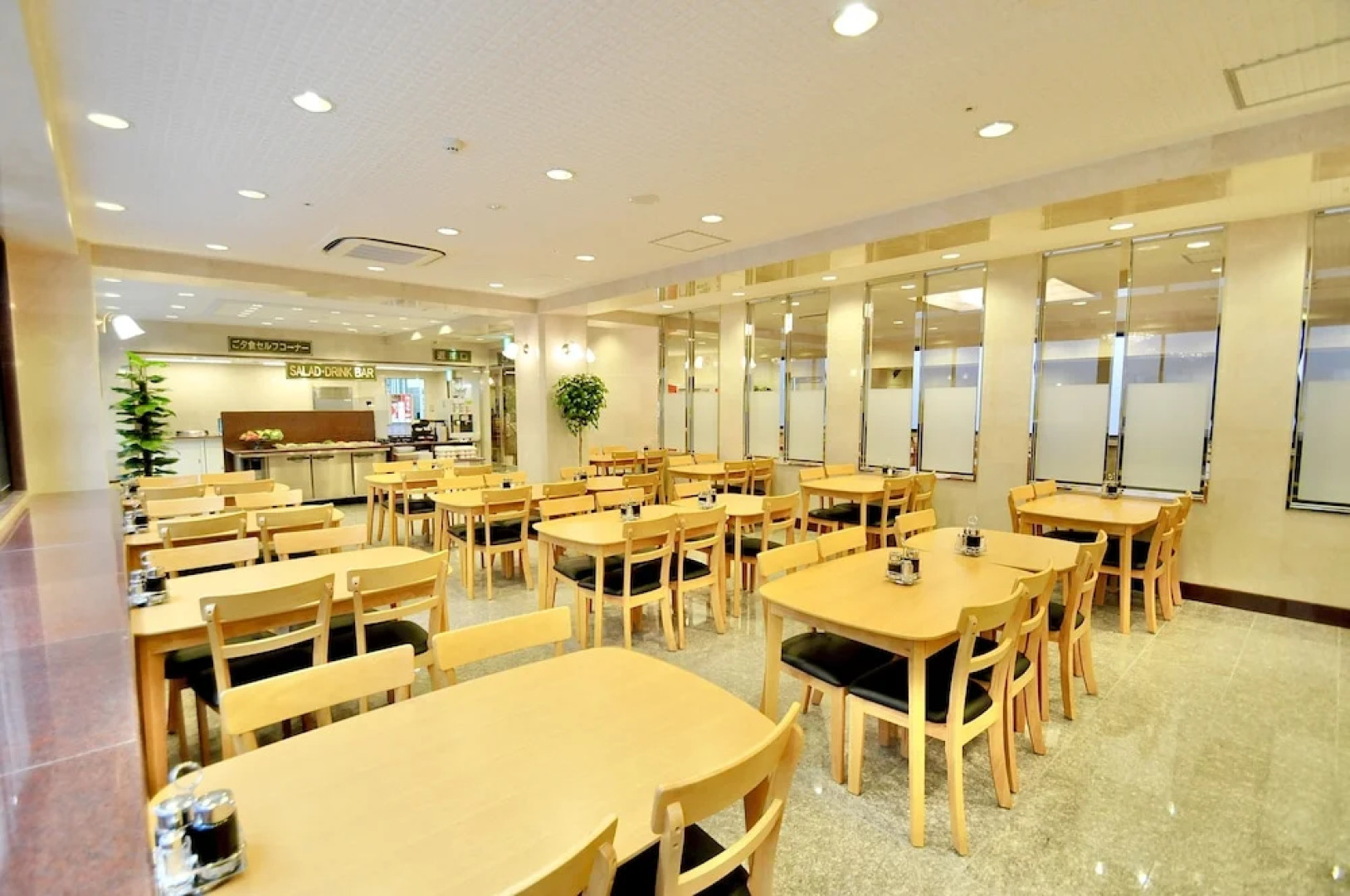 HiroshimaEkimae Universal Hotel ShikansenguchiMigi