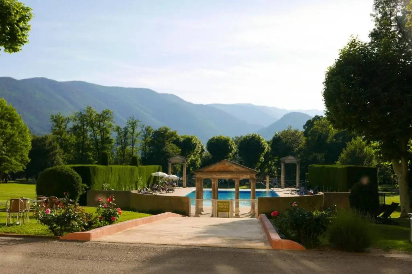 Le Domaine du Chateau Des Gipieres by Ateya Vacances